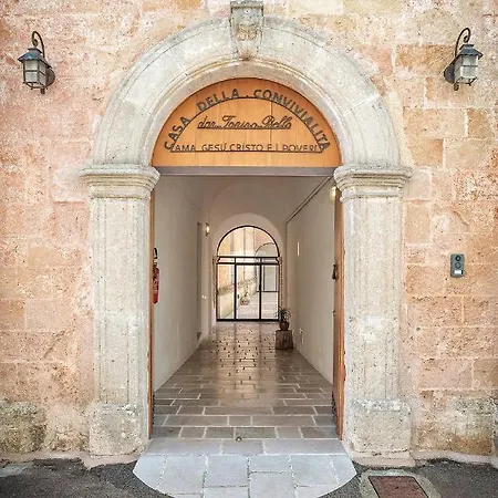 Casa Della Convivialità Don Tonino Hotel *